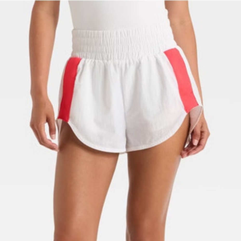 JoyLab Women's Woven High-Rise
Contrast Shorts - White.